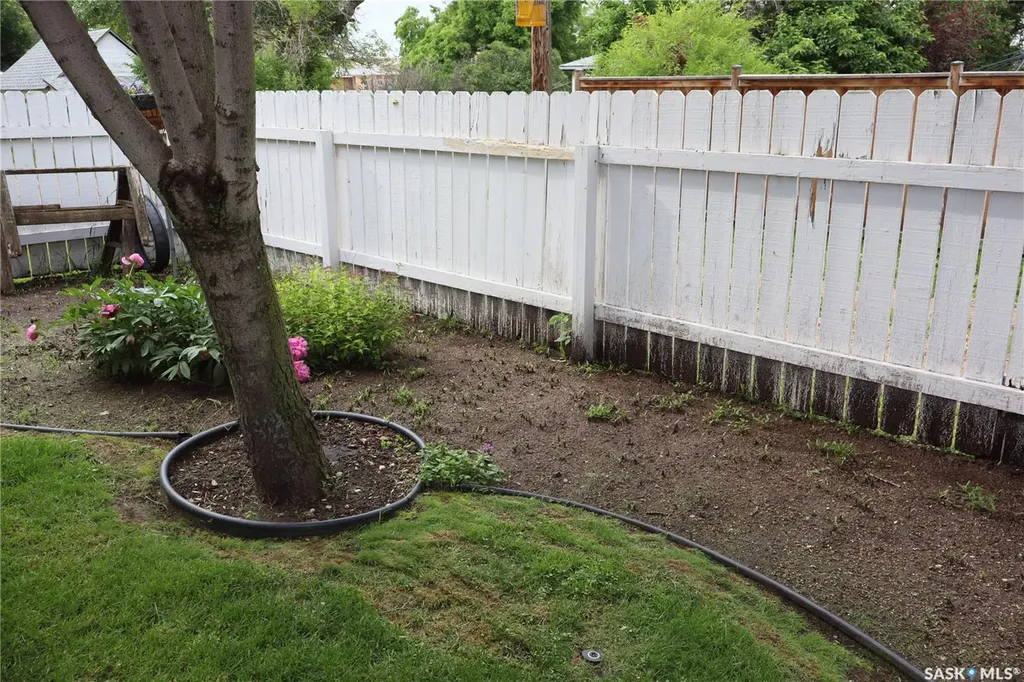 407 7th Avenue E Assiniboia SK S0H 0B0