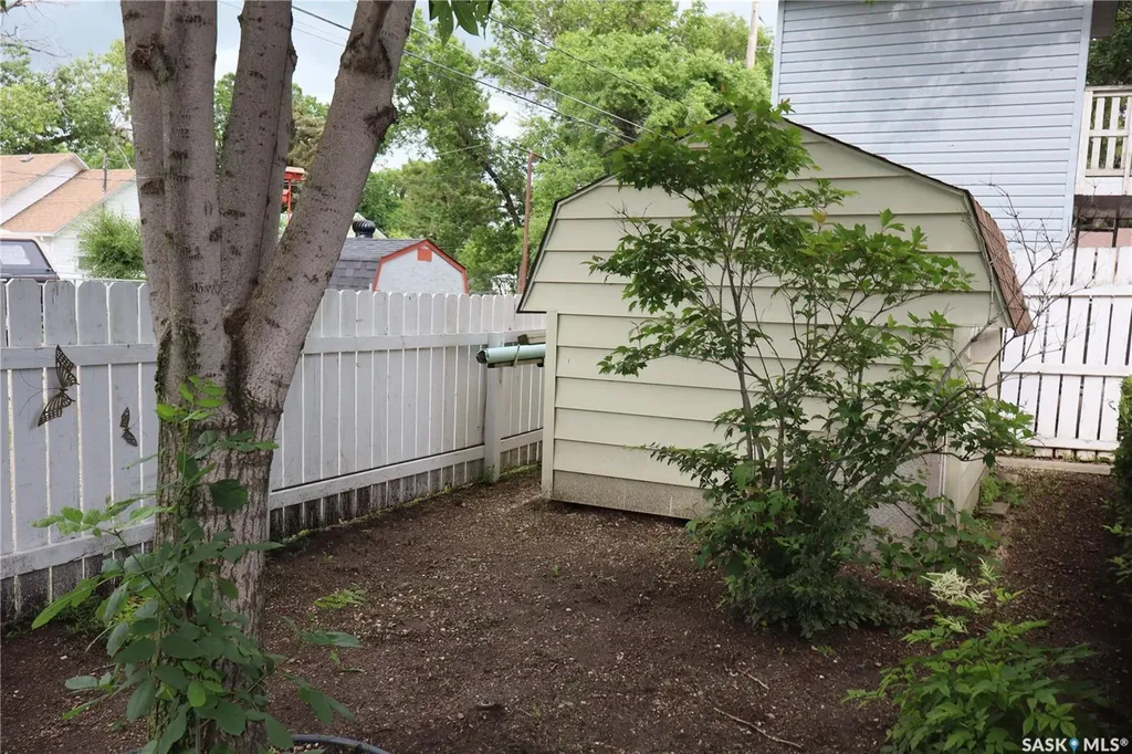 407 7th Avenue E Assiniboia SK S0H 0B0