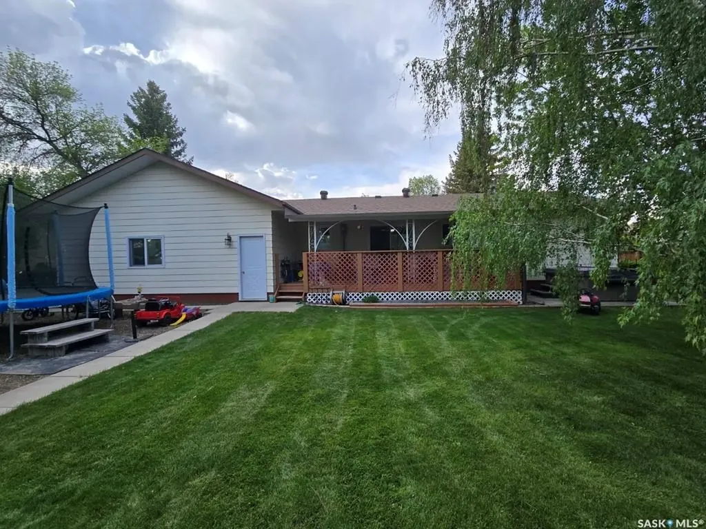 216 3rd Avenue E Eatonia SK S0L 0Y0