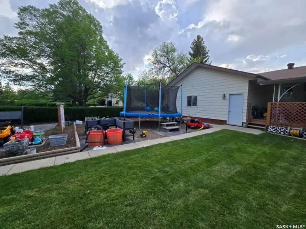 216 3rd Avenue E Eatonia SK S0L 0Y0