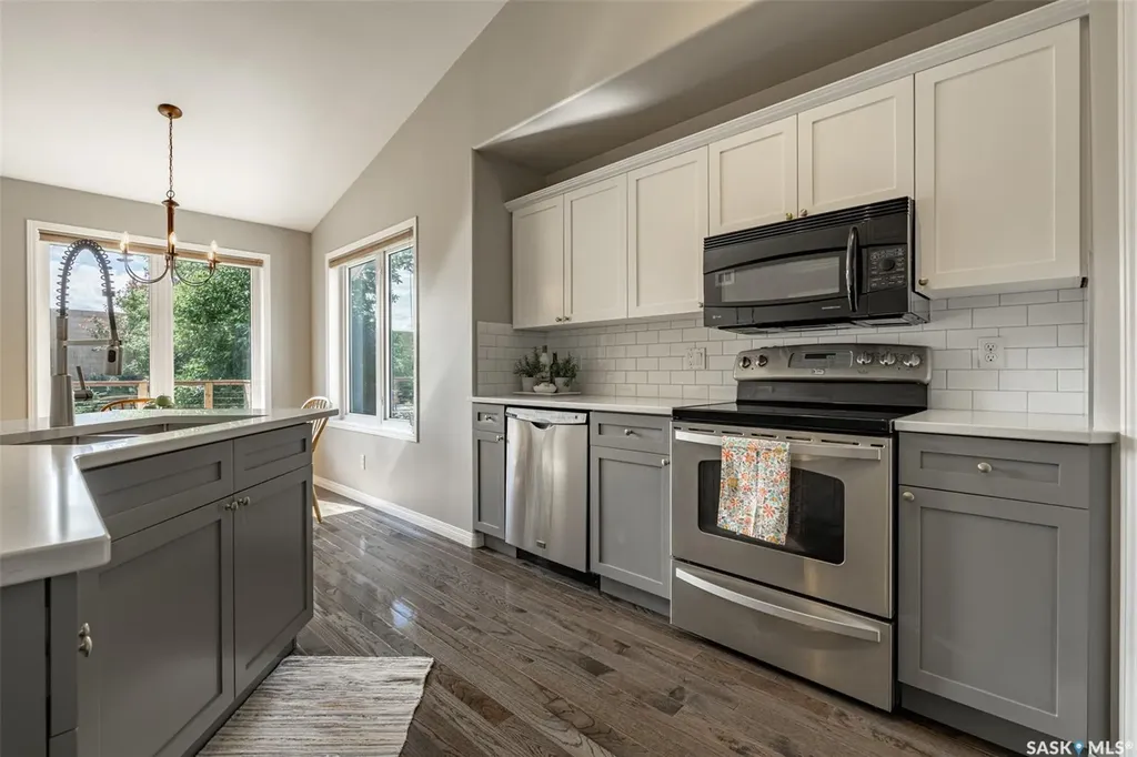 627 Budz Crescent Saskatoon SK S7N 4N4