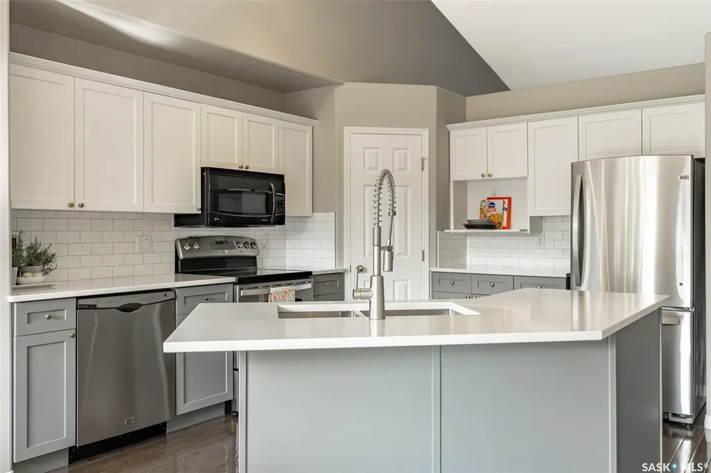 627 Budz Crescent Saskatoon SK S7N 4N4