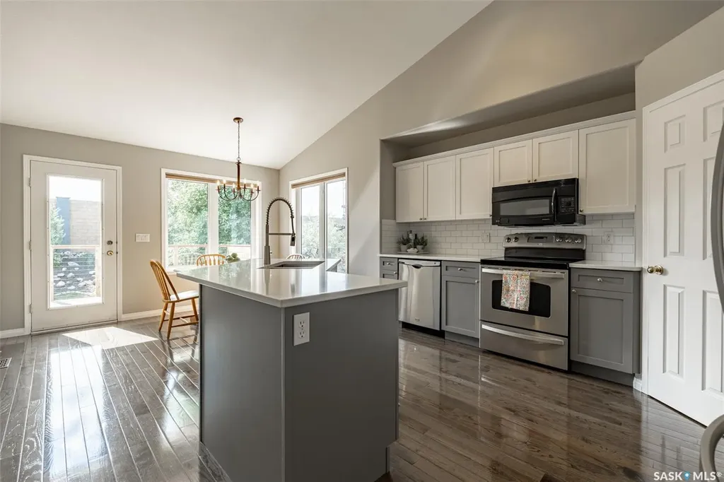 627 Budz Crescent Saskatoon SK S7N 4N4