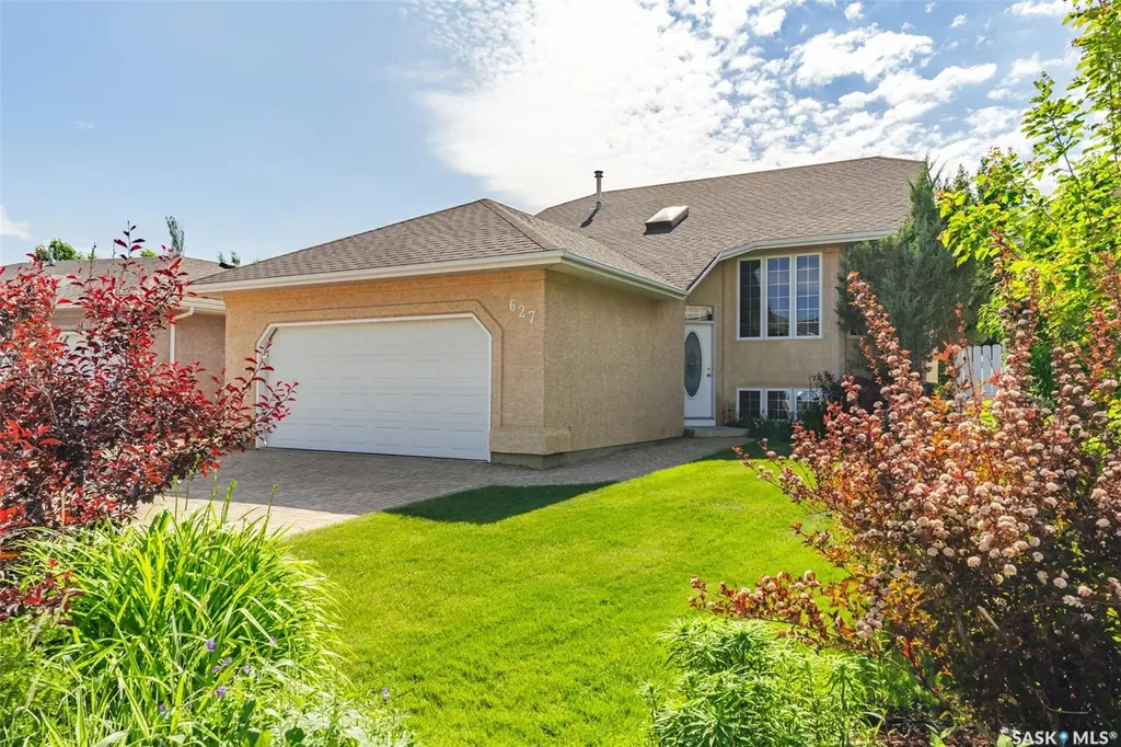 627 Budz Crescent Saskatoon SK S7N 4N4