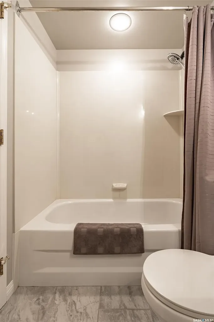 627 Budz Crescent Saskatoon SK S7N 4N4
