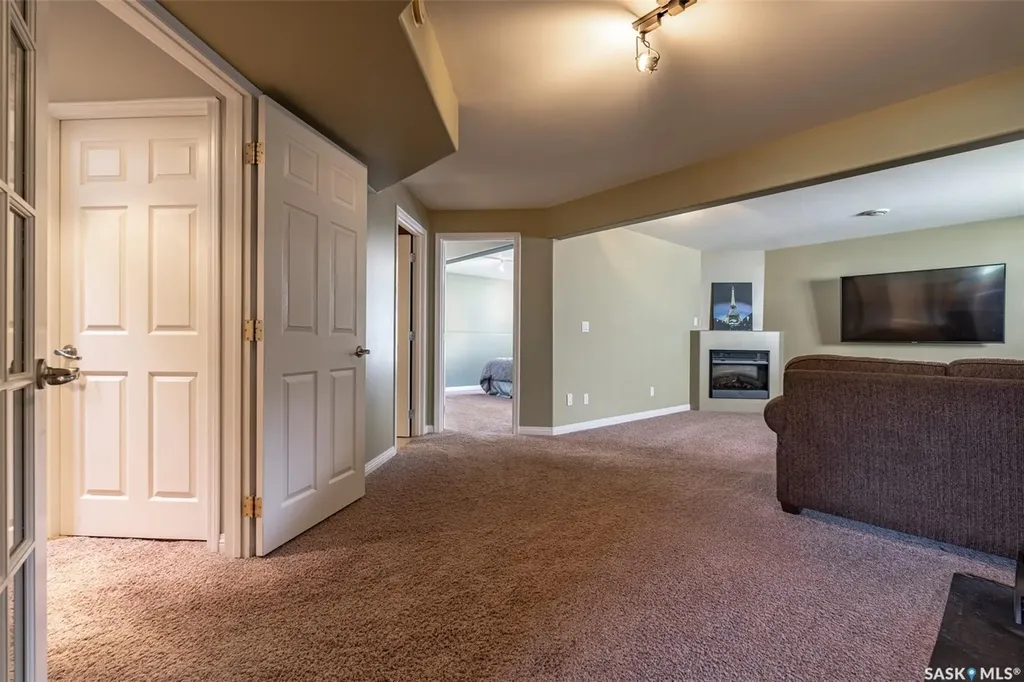 627 Budz Crescent Saskatoon SK S7N 4N4