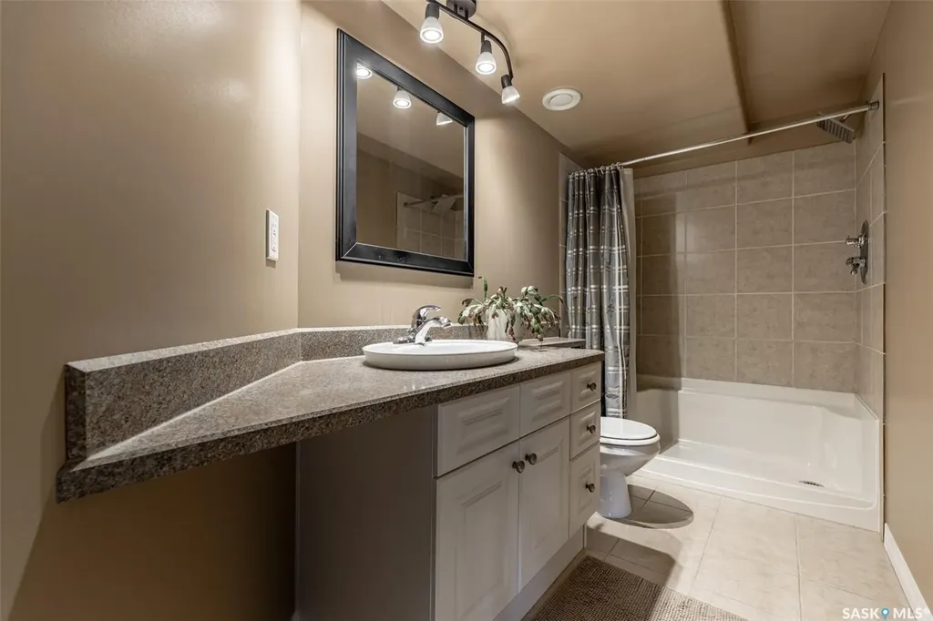 627 Budz Crescent Saskatoon SK S7N 4N4