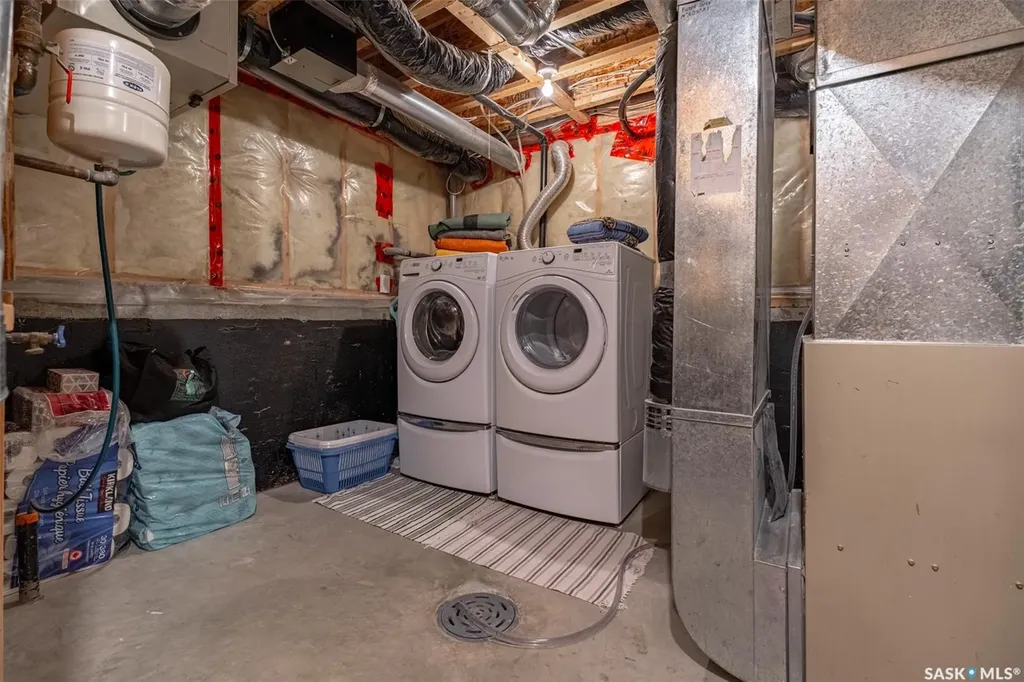 627 Budz Crescent Saskatoon SK S7N 4N4