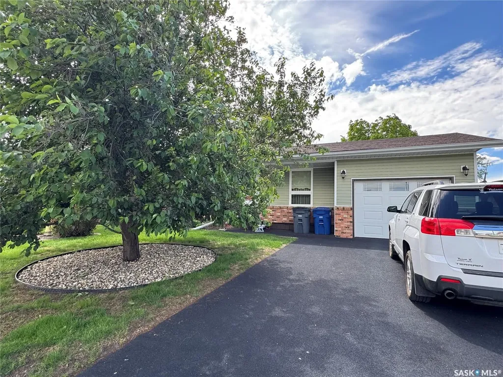 1010 Granville Avenue Assiniboia SK S0H 0B0