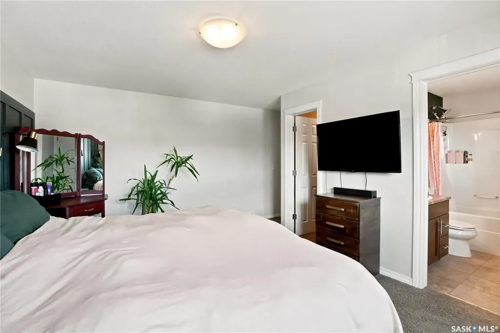 1114 Rempel Place Saskatoon SK S7T 0M2