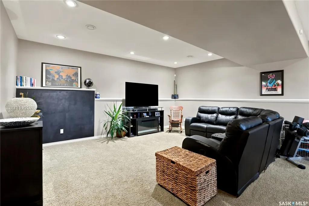 1114 Rempel Place Saskatoon SK S7T 0M2