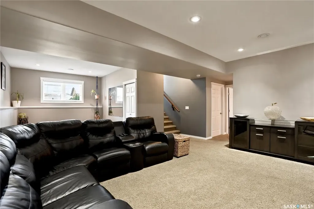 1114 Rempel Place Saskatoon SK S7T 0M2