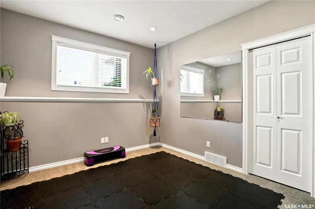 1114 Rempel Place Saskatoon SK S7T 0M2