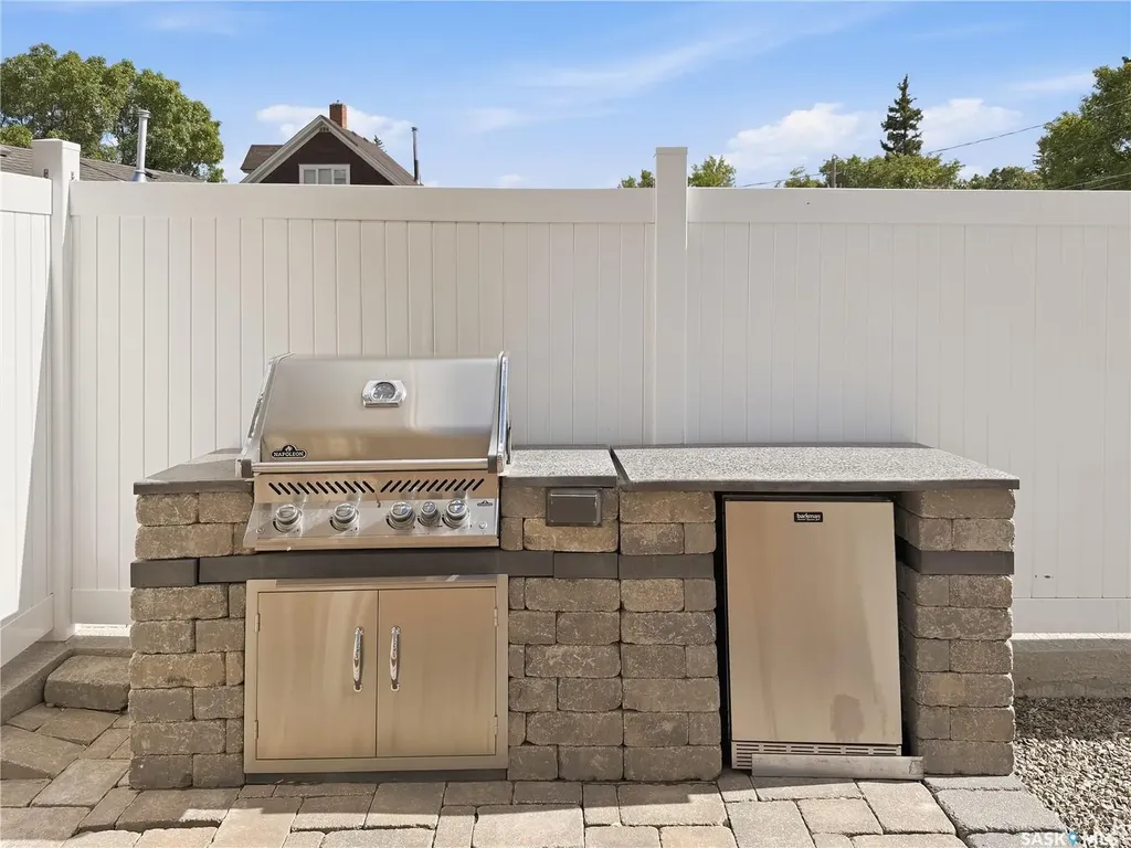 552 1st Avenue NE Swift Current SK S9H 2B7