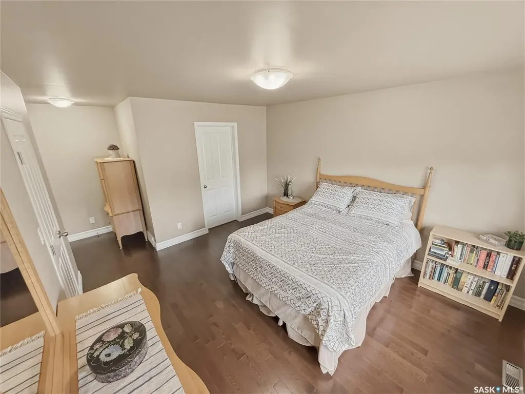 552 1st Avenue NE Swift Current SK S9H 2B7