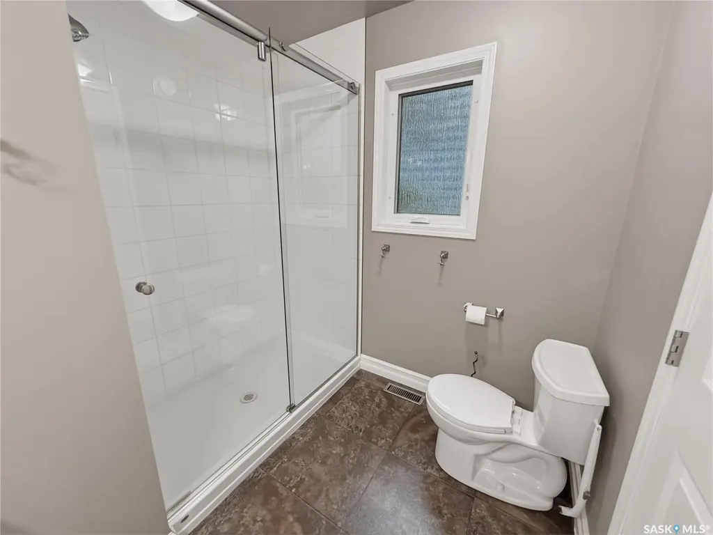 552 1st Avenue NE Swift Current SK S9H 2B7