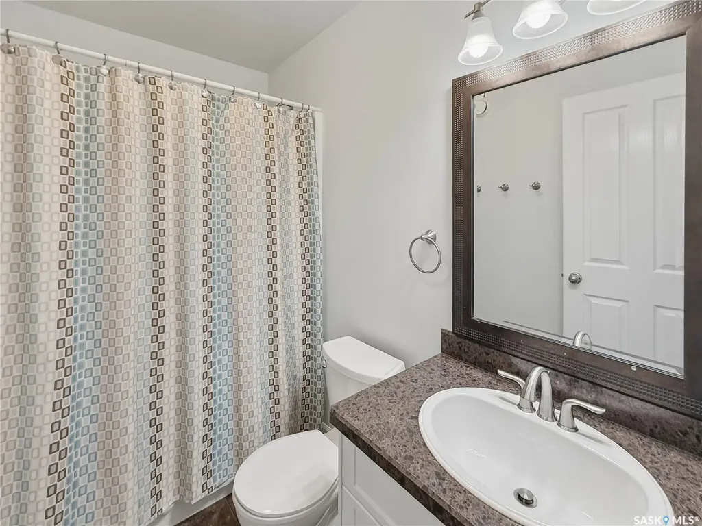 552 1st Avenue NE Swift Current SK S9H 2B7