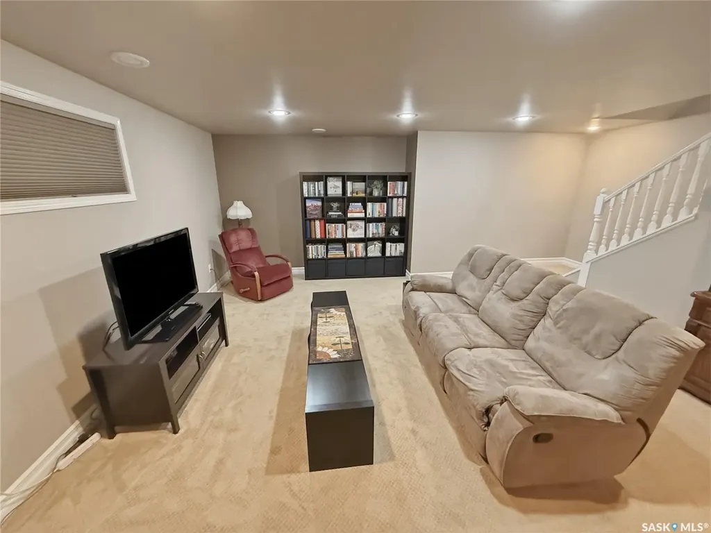 552 1st Avenue NE Swift Current SK S9H 2B7