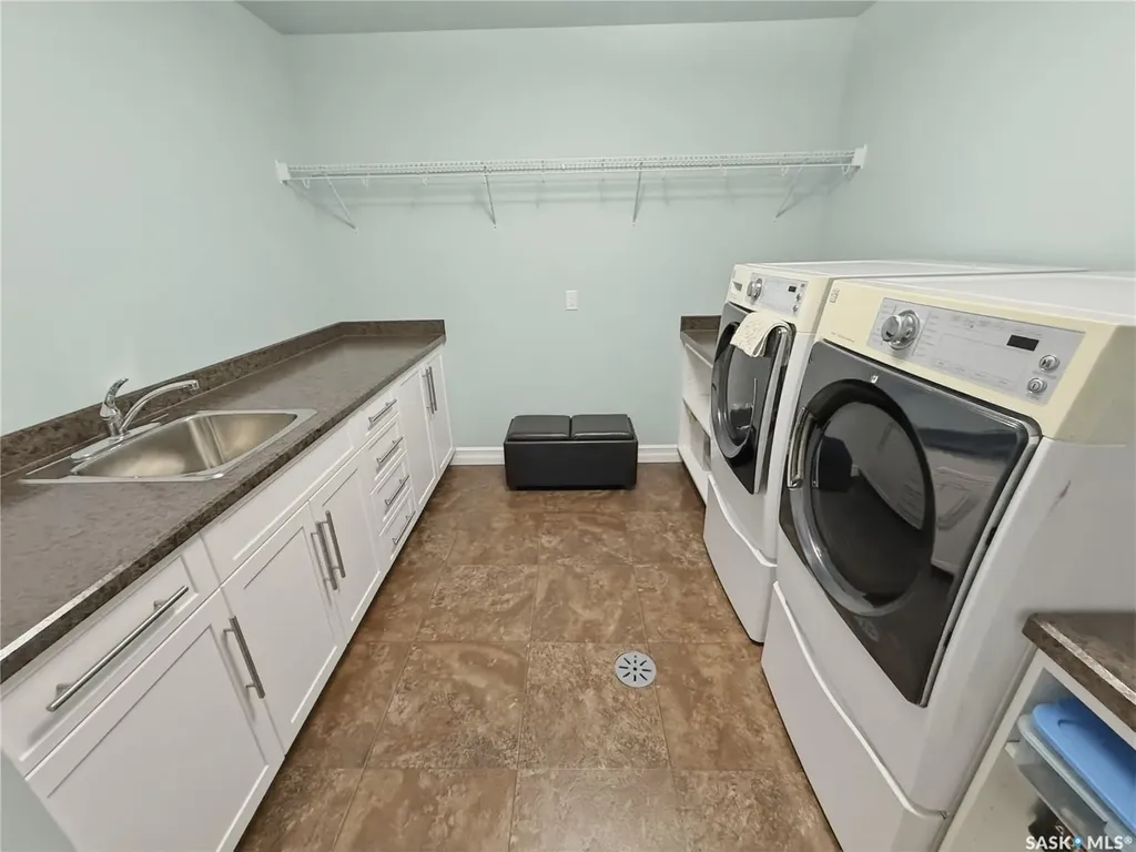 552 1st Avenue NE Swift Current SK S9H 2B7