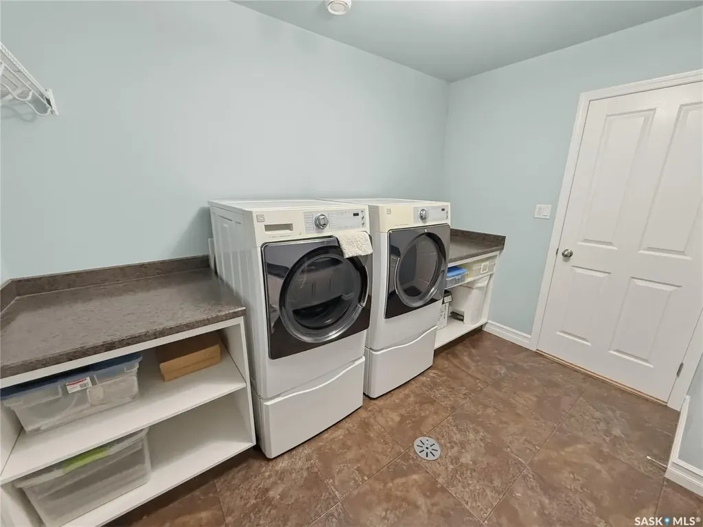 552 1st Avenue NE Swift Current SK S9H 2B7