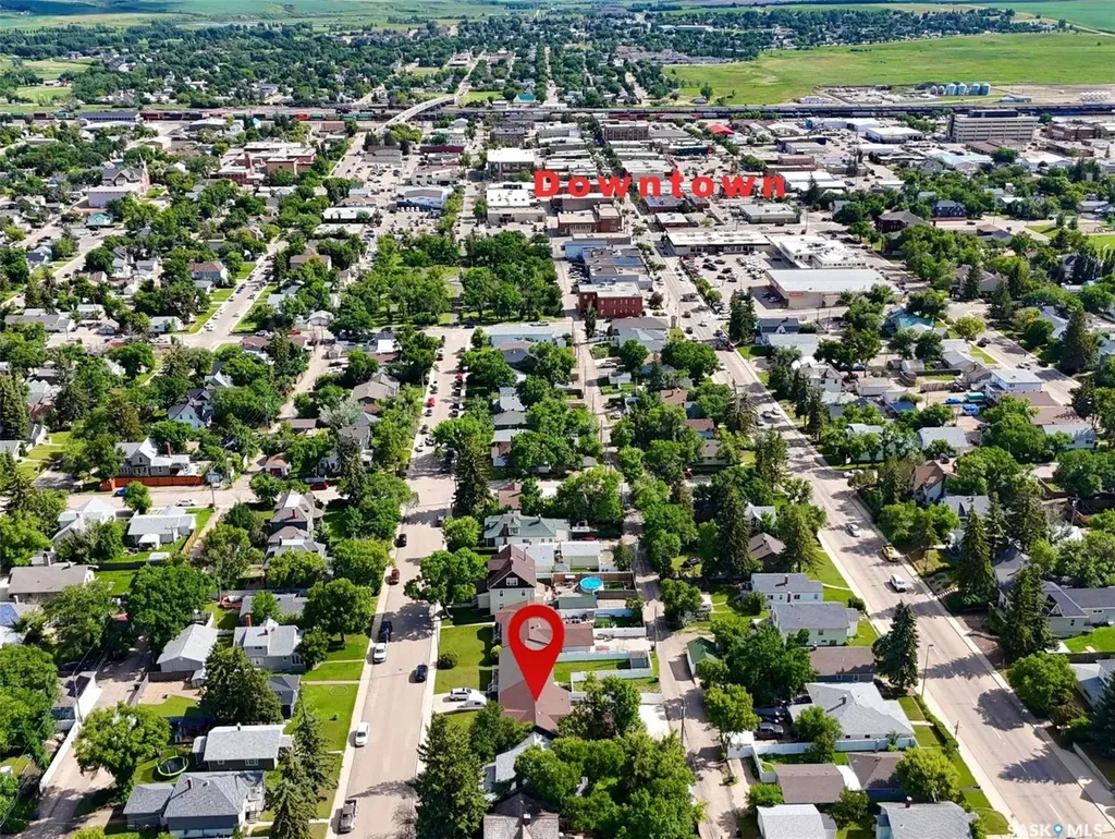 552 1st Avenue NE Swift Current SK S9H 2B7