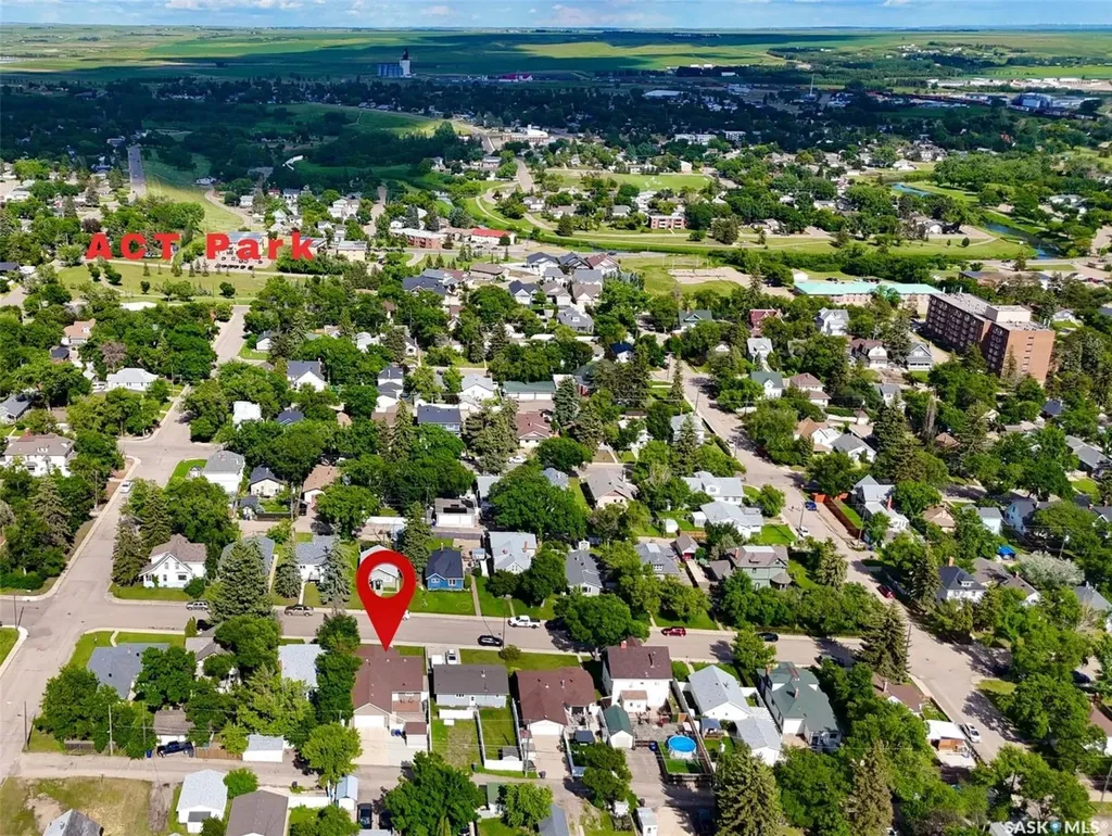 552 1st Avenue NE Swift Current SK S9H 2B7