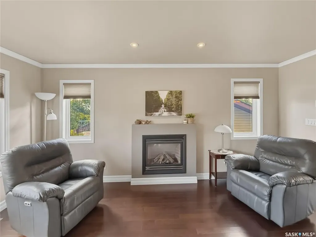 552 1st Avenue NE Swift Current SK S9H 2B7