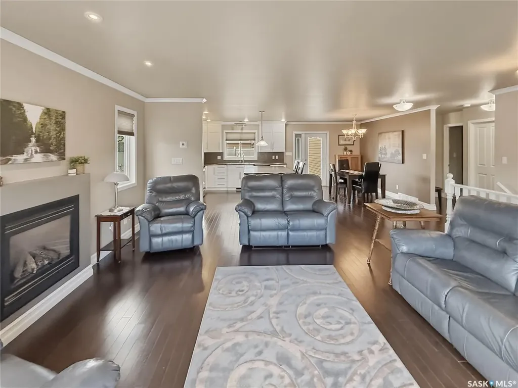 552 1st Avenue NE Swift Current SK S9H 2B7