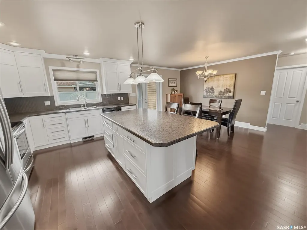 552 1st Avenue NE Swift Current SK S9H 2B7
