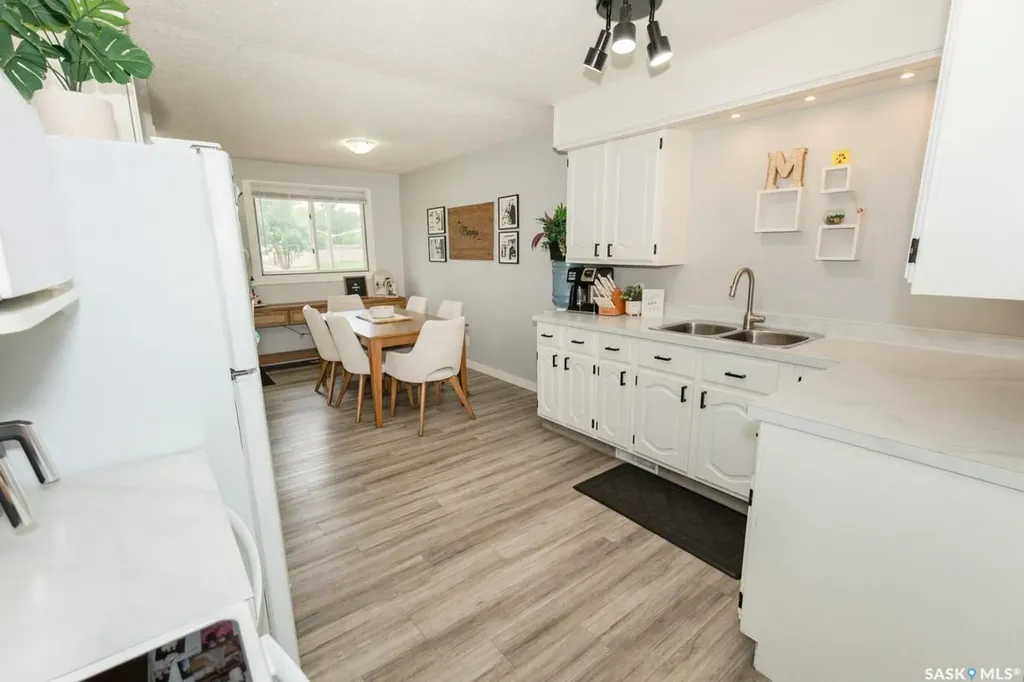 434 Columbia Avenue Kerrobert SK S0L 1R0