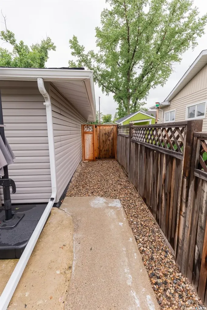 434 Columbia Avenue Kerrobert SK S0L 1R0