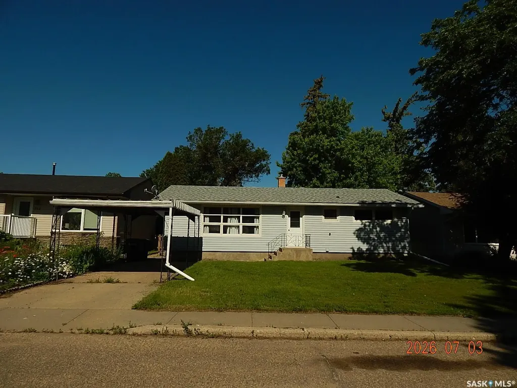 710 3rd Street E Assiniboia SK S0H 0B0