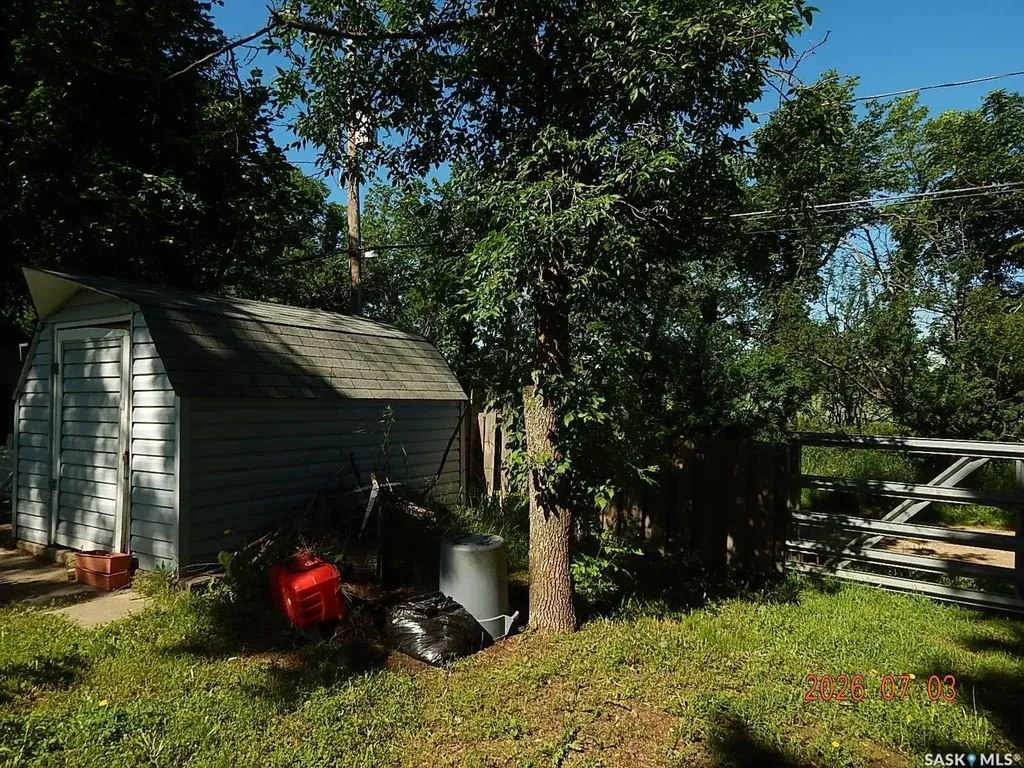 710 3rd Street E Assiniboia SK S0H 0B0