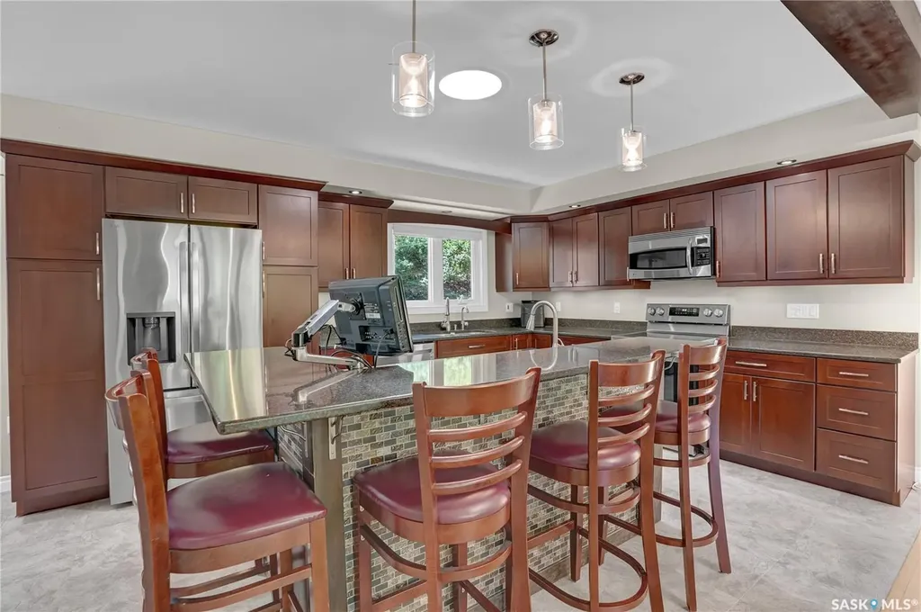 3 Dolphin Bay Regina SK S4S 3J7