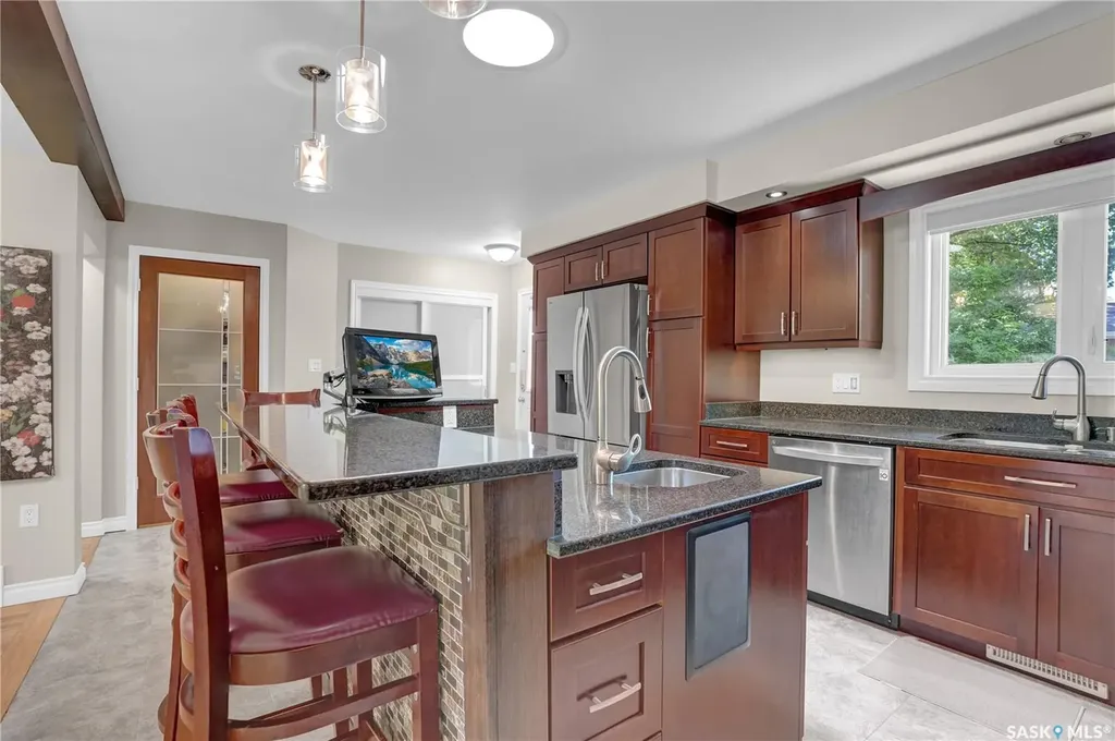 3 Dolphin Bay Regina SK S4S 3J7