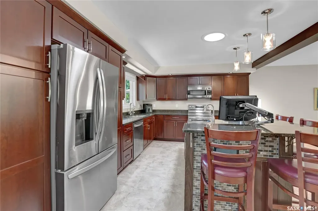 3 Dolphin Bay Regina SK S4S 3J7