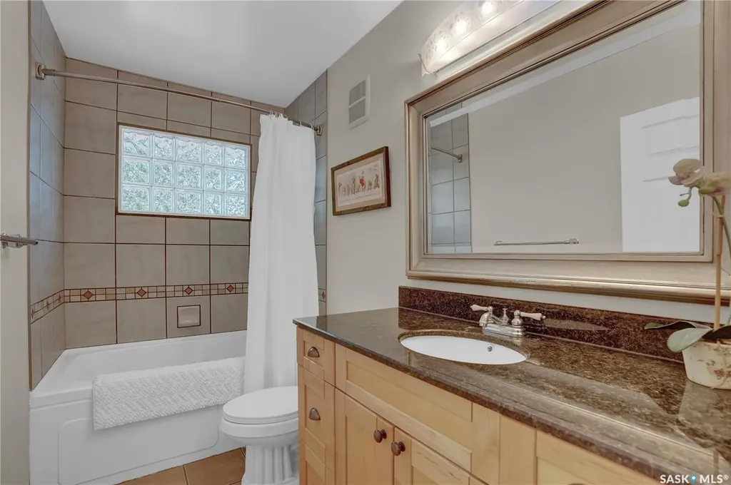 3 Dolphin Bay Regina SK S4S 3J7