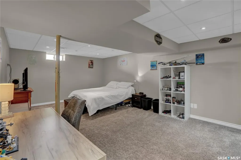 3 Dolphin Bay Regina SK S4S 3J7