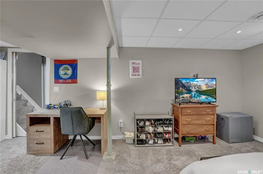 3 Dolphin Bay Regina SK S4S 3J7