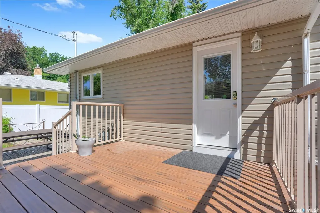 3 Dolphin Bay Regina SK S4S 3J7