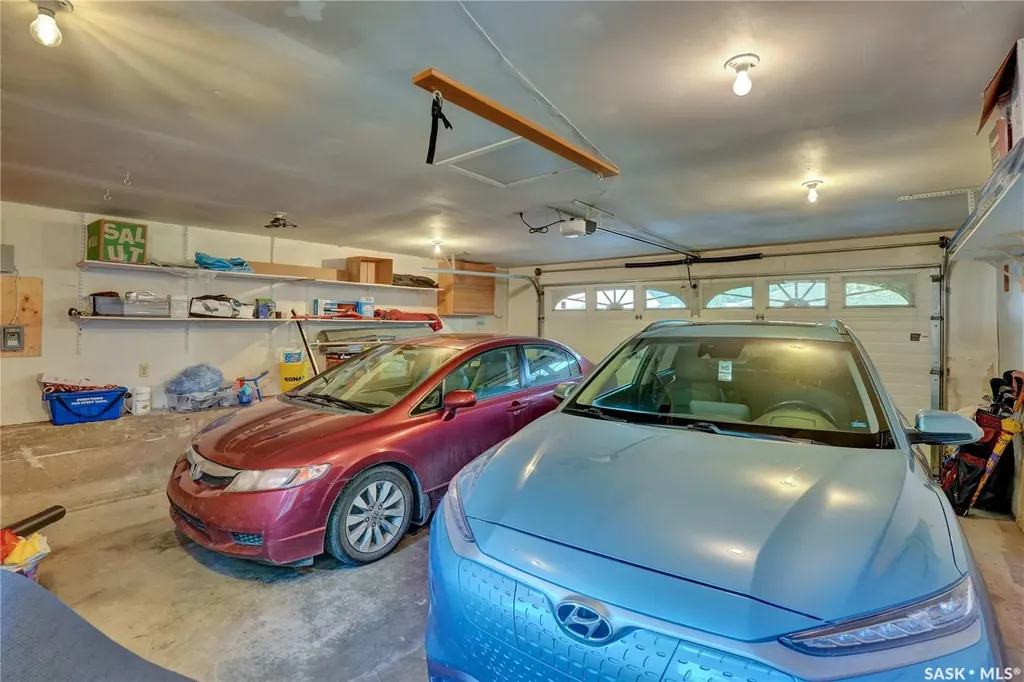 3 Dolphin Bay Regina SK S4S 3J7