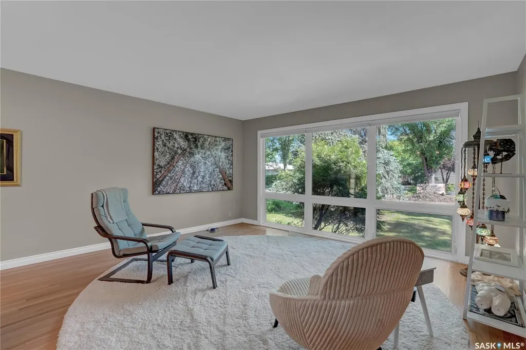 3 Dolphin Bay Regina SK S4S 3J7