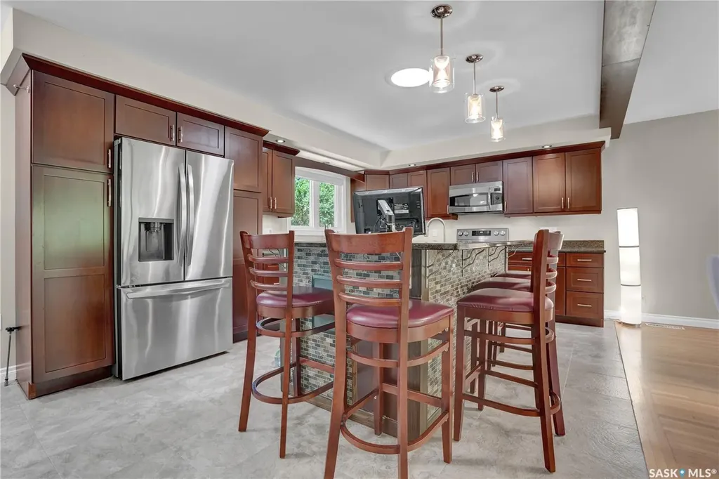 3 Dolphin Bay Regina SK S4S 3J7