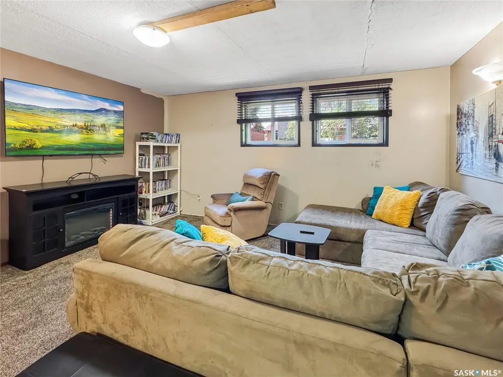 1772 Centennial Crescent North Battleford SK S9A 3J3