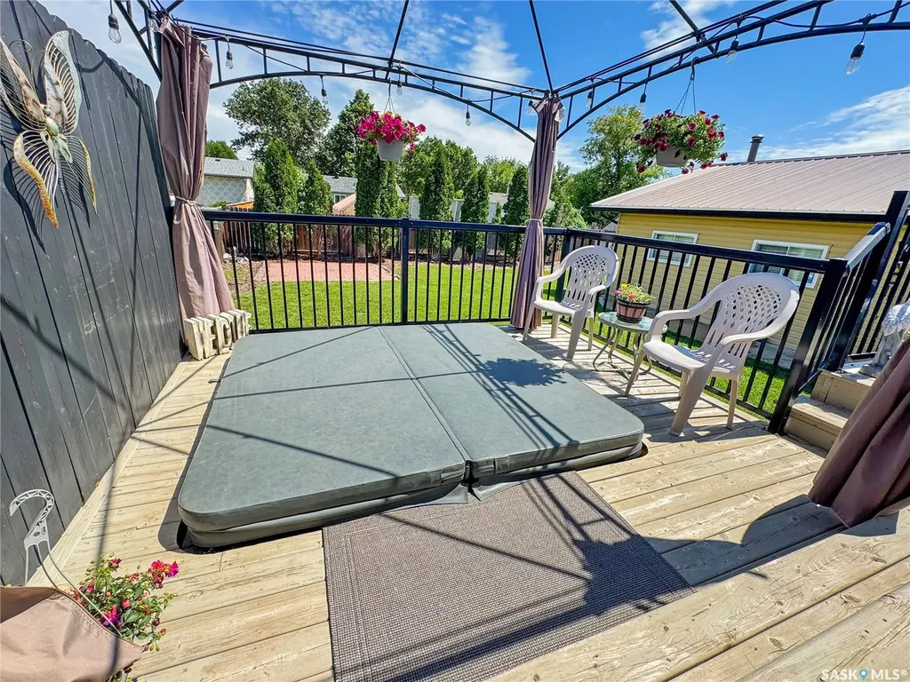 1772 Centennial Crescent North Battleford SK S9A 3J3