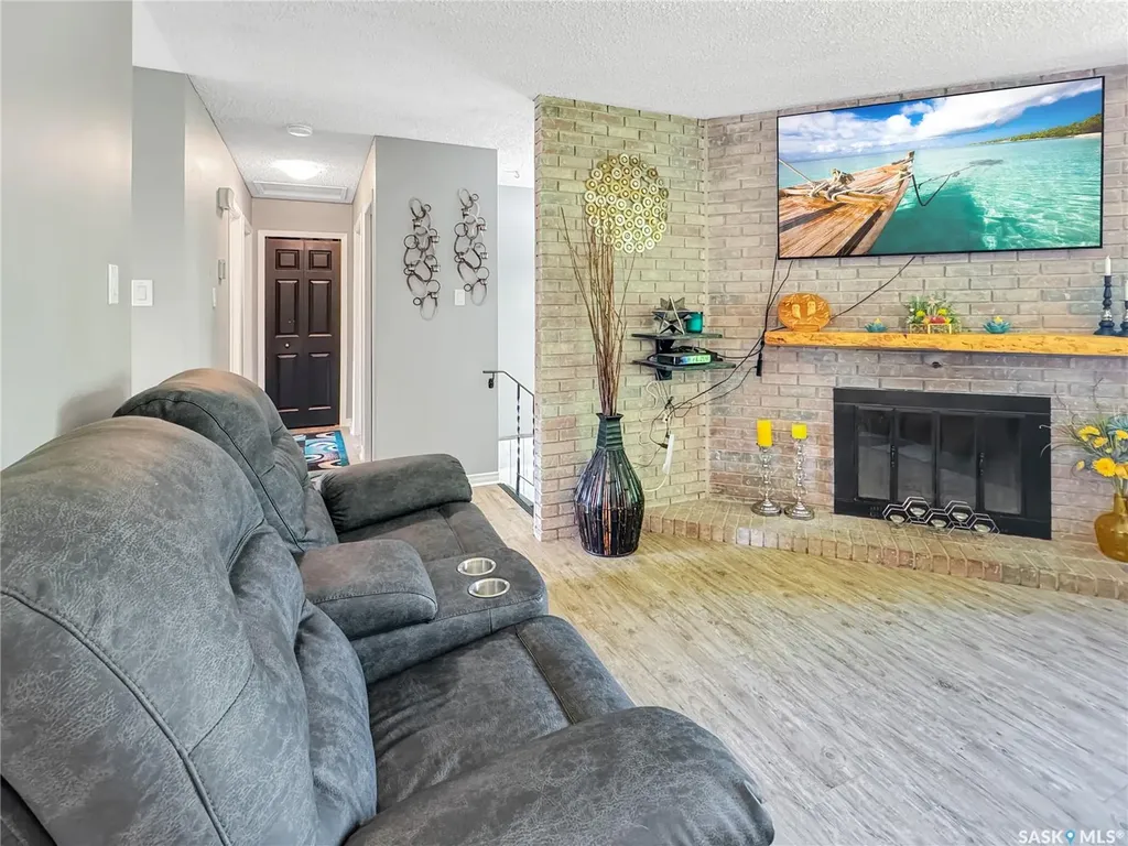 1772 Centennial Crescent North Battleford SK S9A 3J3