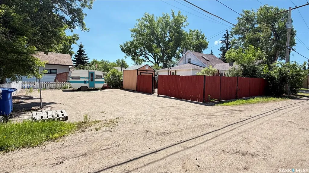 217 2nd Avenue Maple Creek SK S0N 1N0