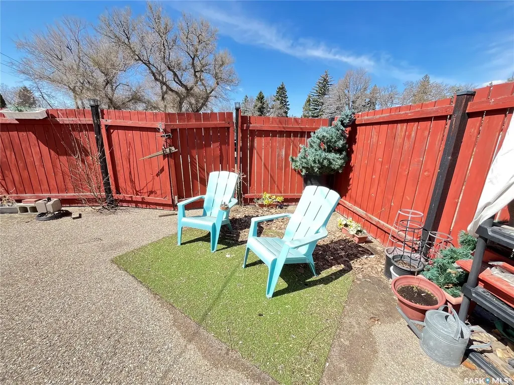217 2nd Avenue Maple Creek SK S0N 1N0
