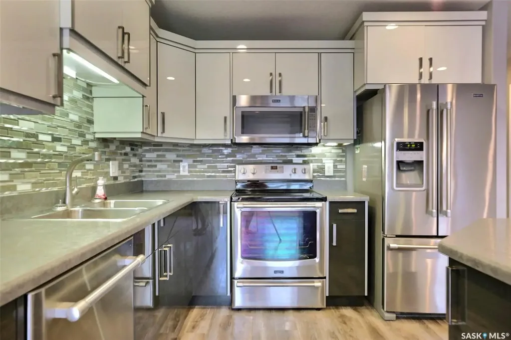 4002 Sandhill Crescent Regina SK S4V 3J1
