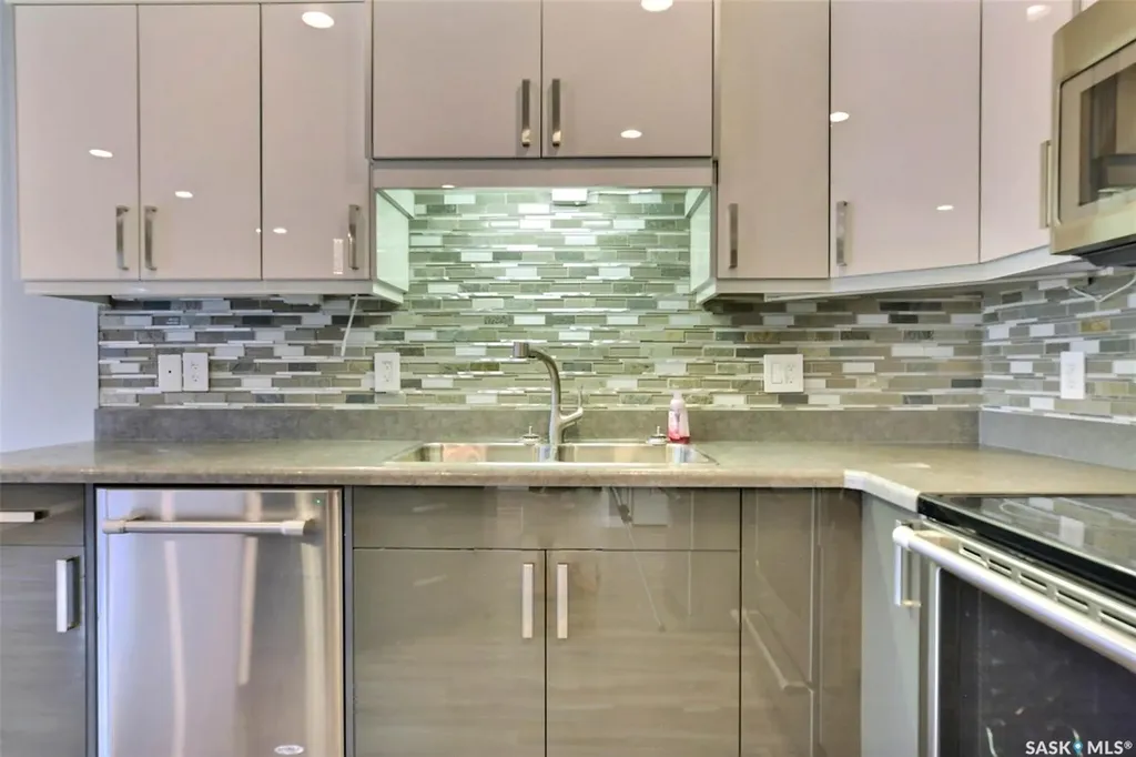 4002 Sandhill Crescent Regina SK S4V 3J1